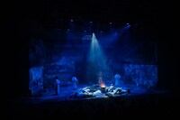 王嘉明 / Shakespeare's Wild Sisters Group×タニノクロウ / 庭劇団ペニノ「誠實浴池 せいじつよくじょう」兵庫公演より。（撮影：松原豊）