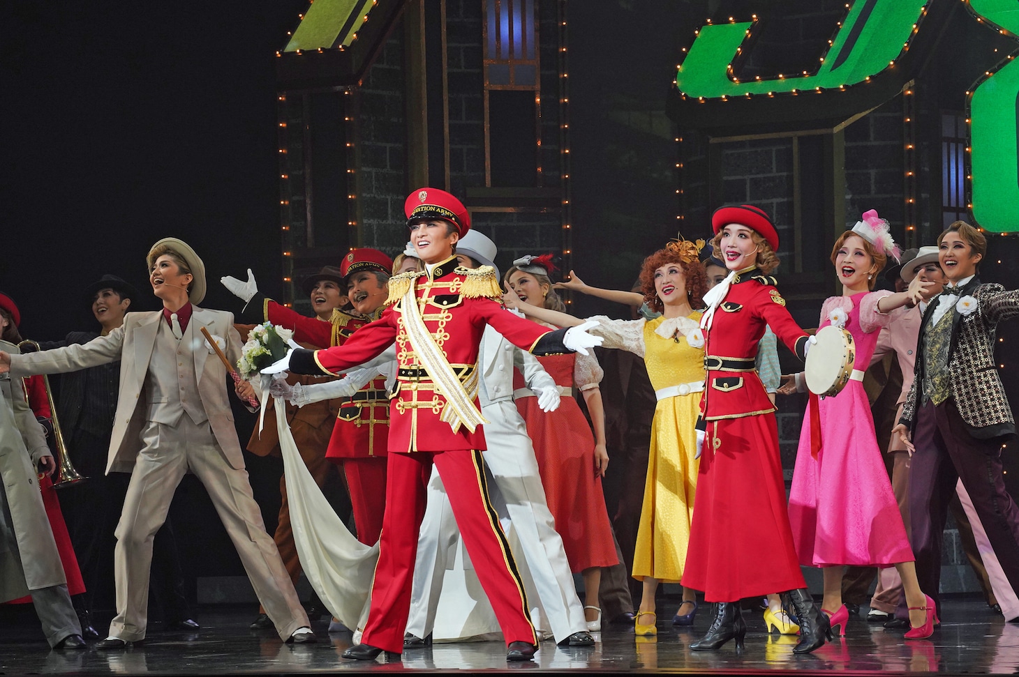 宝塚歌劇月組「GUYS AND DOLLS」が東京へ、鳳月杏「時代に合った月組の新しい作品に」