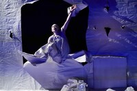 舞台芸術祭「秋の隕石2025東京」 芸劇オータムセレクション 佐々木蔵之介ひとり芝居「ヨナ-Jonah」より。（撮影：田中亜紀）