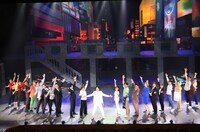 大阪松竹座さよなら公演「大阪は踊る！」より。