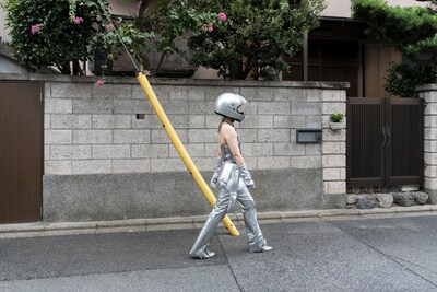 中間アヤカ「Hello, I'm Your New Neighbor.／こんにちは、今日からお隣さんです。＜翔んで京都編＞」の様子。（撮影：岡はるか、提供：KYOTO EXPERIMENT）