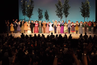 劇団四季 ミュージカル「赤毛のアン」京都公演より、カーテンコールの様子。