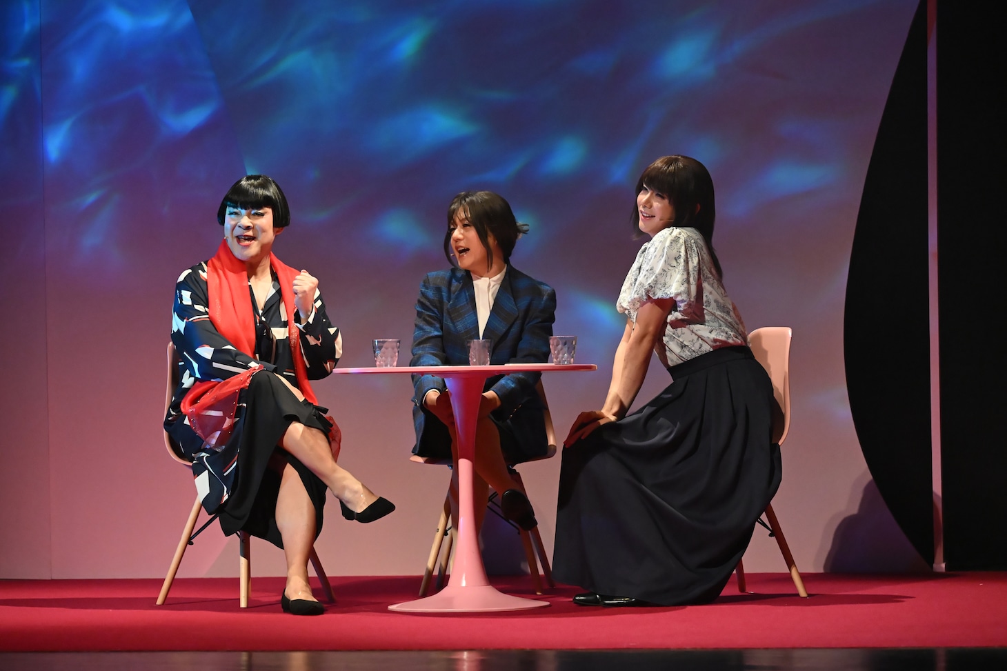 舞台「エグ女2025」より。
