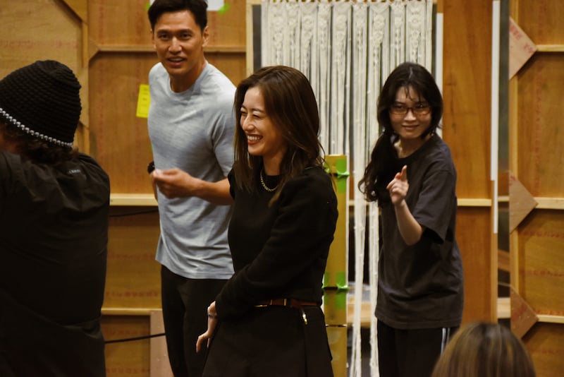舞台「いつかアイツに会いに行く」稽古の様子。(撮影:五月女菜穂)