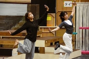 舞台「いつかアイツに会いに行く」稽古の様子。(撮影:五月女菜穂)