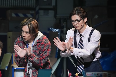 PARCO PRODUCE 2025 音楽劇「MONDAYS／このタイムループ、まだまだ終わらない!?」より。（撮影：田中亜紀）