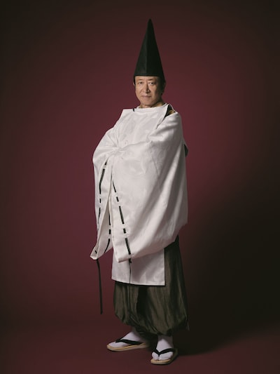 井上和彦のビジュアル。