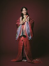 瀬戸麻沙美のビジュアル。