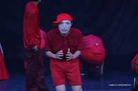 赤坂芸術祭2025「血は立ったまま眠っている」より。