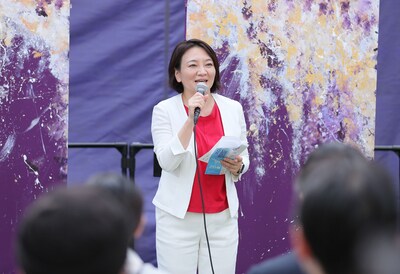 港区の清家愛区長。