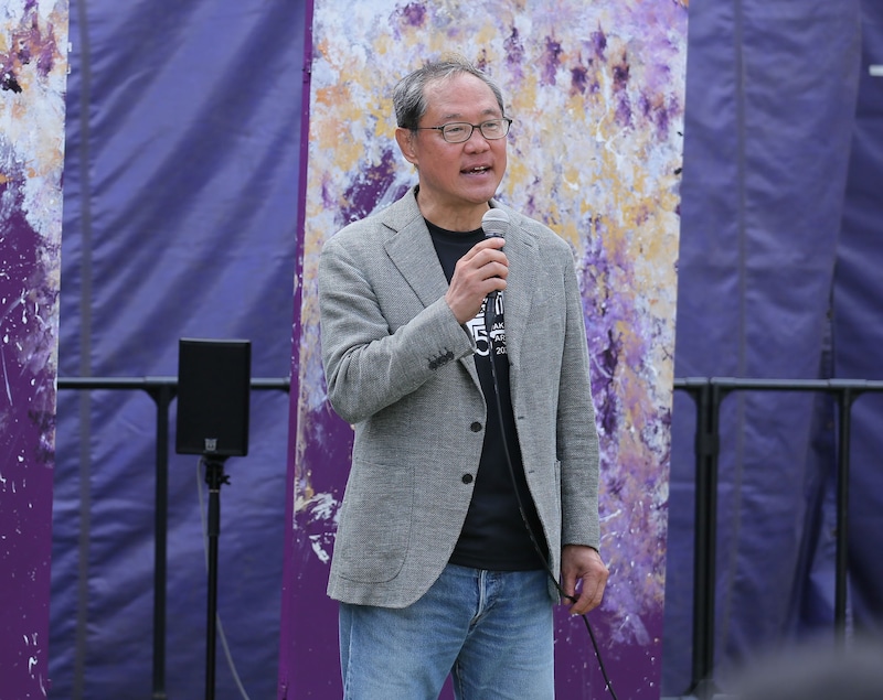 「赤坂芸術祭」の石本千明実行委員長。