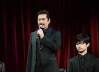 今井清隆（中央）