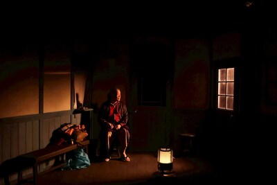 ばぶれるりぐる 第6回公演「なるべく大きな水槽を」より。（撮影：明田川志保）