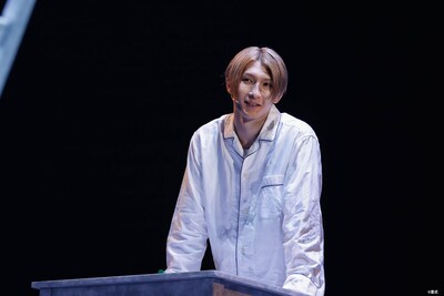 ⾔式「んもれ」より。（撮影：佐藤薫）©️言式