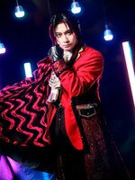 良知真次扮するスーラ