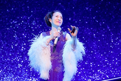 「坂本冬美特別公演」より。（撮影：河上良）