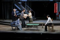 「明日を落としても」より。（撮影：飯島隆）