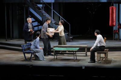 「明日を落としても」より。（撮影：飯島隆）