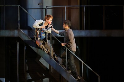 「明日を落としても」より。（撮影：飯島隆）