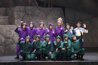 「ミュージカル『忍たま乱太郎』第15弾 再演 走れ四年生！ 戦え六年生！～閻魔岳を駆け抜けろ～」の出演者。（撮影：遠山高広）