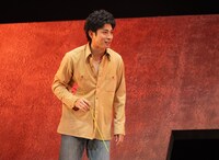 「狂人なおもて往生をとぐ～昔、僕達は愛した～」より。（撮影：引地信彦）