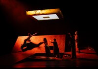 「狂人なおもて往生をとぐ～昔、僕達は愛した～」より。（撮影：引地信彦）