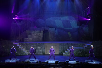 「ミュージカル『忍たま乱太郎』第15弾 再演 走れ四年生！ 戦え六年生！～閻魔岳を駆け抜けろ～」より。（撮影：遠山高広）