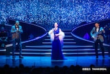 「坂本冬美特別公演」より。(撮影:河上良)