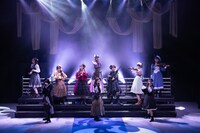 舞台「女王旋律」より。