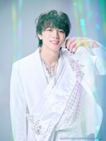 塩田一期扮するカール。