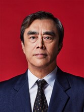 松本耕次役の益岡徹のビジュアル。