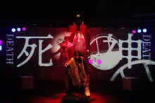 片岡自動車工業 二本同時公演「エターナルチルドレン」「ツキカゲノモリ」より。（撮影：井上純佳）