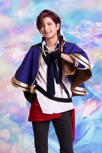 塚本凌生扮するマクシミリアン。