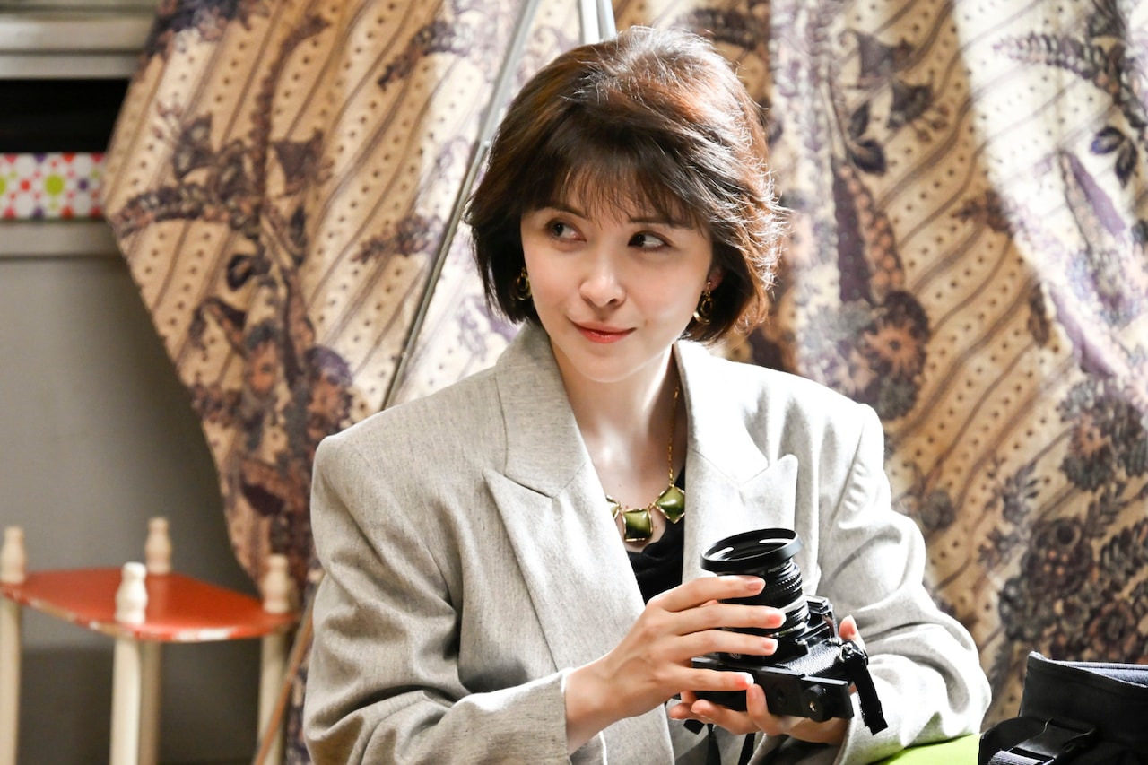 「もしもこの世が舞台なら、楽屋はどこにあるのだろう」第5話より、宮澤エマ。