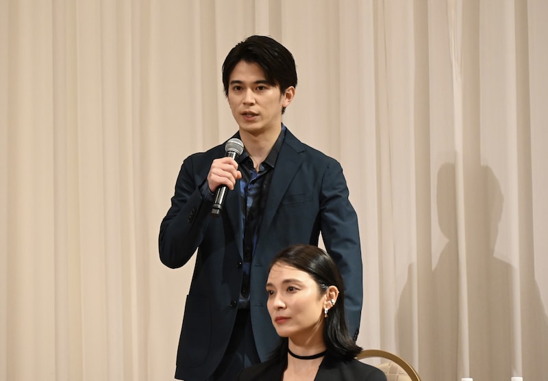 井上拓哉（後列）