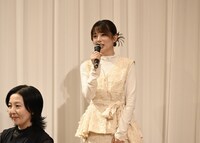 舞羽美海（後列）