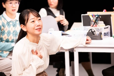 劇団アンパサンド「デンジャラス・ドア」より。（撮影：前澤秀登）