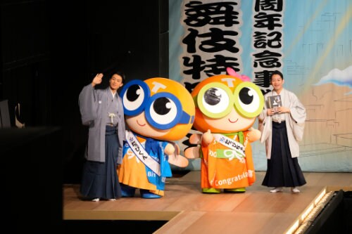 安里勇哉演じる一松（F6）。 - 「おそ松さん」衣裳展が2月に