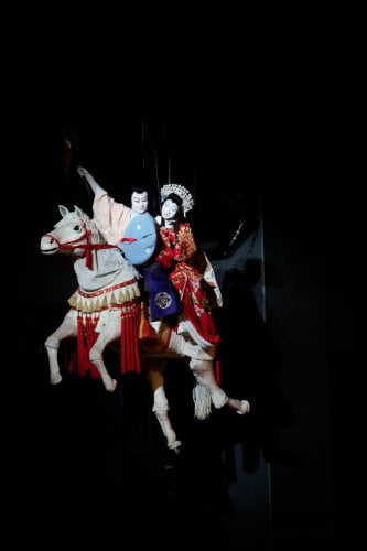 中村壱太郎・尾上右近・市川團子が両宙乗り、「立川立飛歌舞伎特別公演」スタート