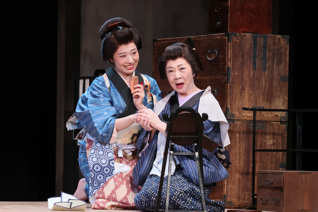 文学座「華岡青洲の妻」より。（撮影：宮川舞子）
