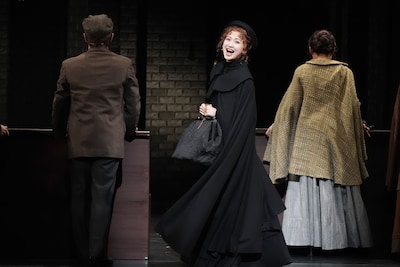 ミュージカル「マリー・キュリー」より。（撮影：田中亜紀）