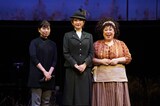 ミュージカル「バグダッド・カフェ」囲み取材より、左から小山ゆうな、花總まり、森公美子。