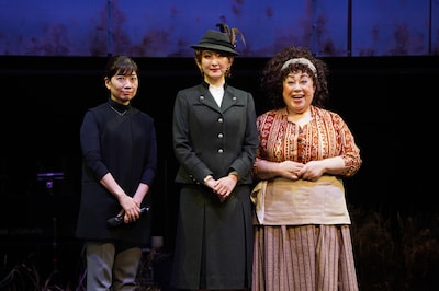 ミュージカル「バグダッド・カフェ」囲み取材より、左から小山ゆうな、花總まり、森公美子。