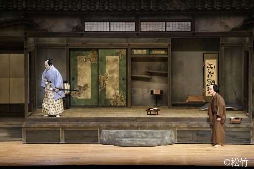 「令和7年度（公社）全国公立文化施設協会主催 松竹大歌舞伎」より、「泥棒と若殿」の様子。