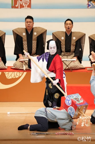 「令和7年度（公社）全国公立文化施設協会主催 松竹大歌舞伎」より、「お祭り」の様子。