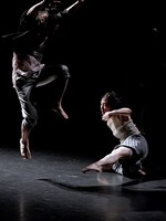 Xstream project 2「THE LONG STRONG HAPPY DEATH」より。（撮影：大洞博靖‬）