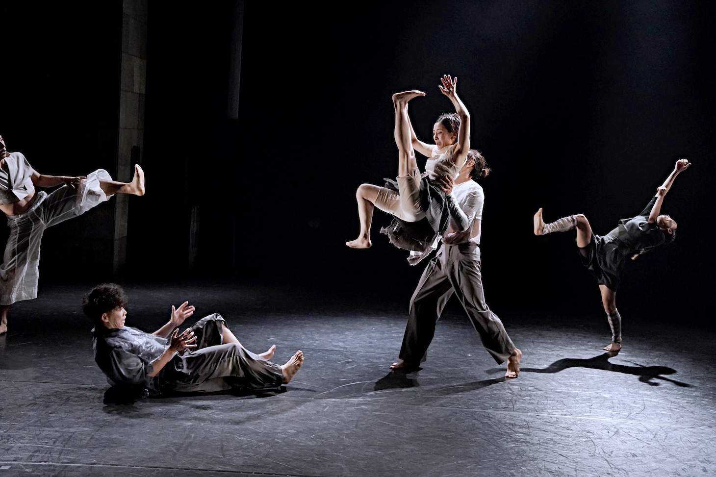 Xstream project 2「THE LONG STRONG HAPPY DEATH」より。（撮影：大洞博靖‬）