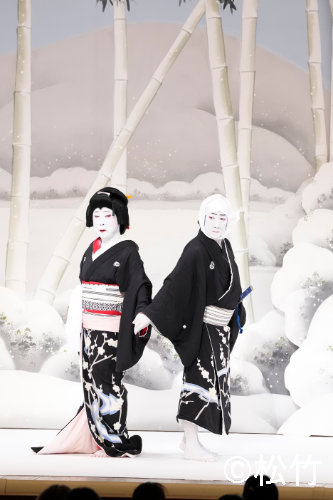 昼の部「道行雪故郷」より。