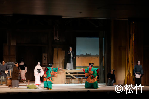 夜の部「歌舞伎絶対続魂～幕を閉めるな～」より。