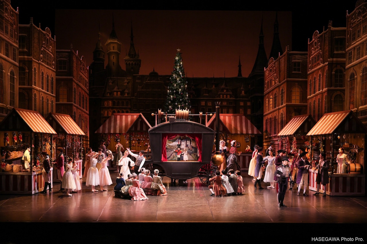 スターダンサーズ・バレエ団「くるみ割り人形」全2幕より。（Photo by Kiyonori Hasegawa）